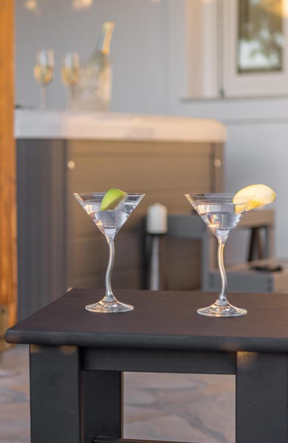 Kallia'S Suites Milos 아다마스 외부 사진