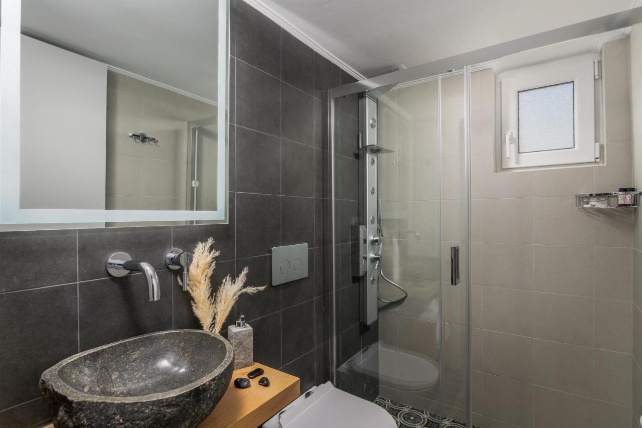 Kallia'S Suites Milos 아다마스 외부 사진